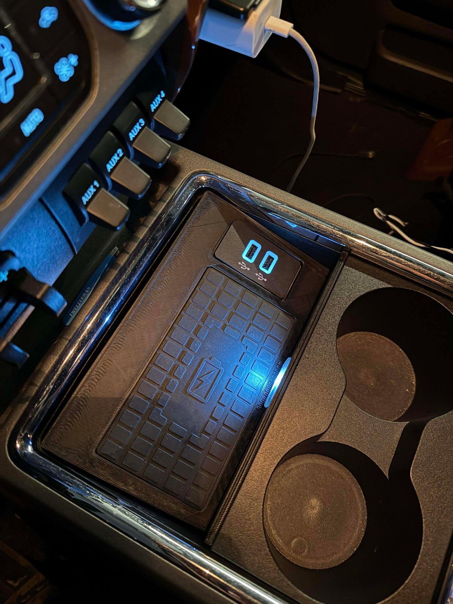 2011-2016 F-250/F-350 Wireless Charger Adapter (SYNC 3 COMPATIBLE ONLY)