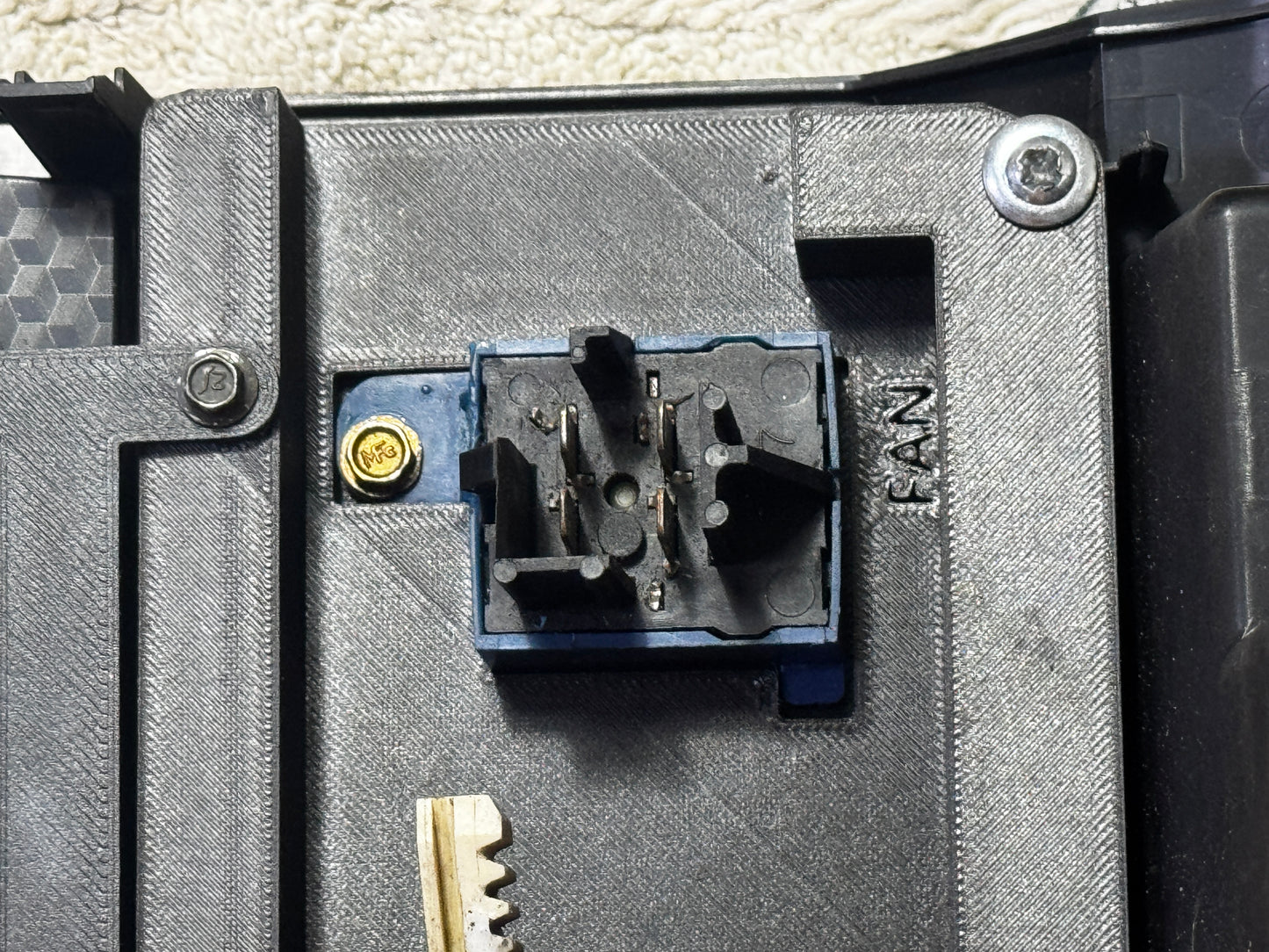 2017-22 F Series HVAC CONTROL ADAPTER  For 1992-97
F Series Interior Swap